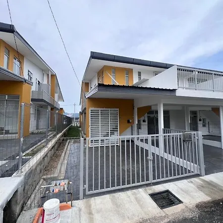 Qmal Homestay
